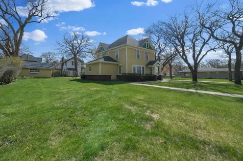 424 6th Avenue W Alexandria MN 56308