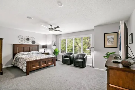 337 Willoughby Way W Minnetonka MN 55305