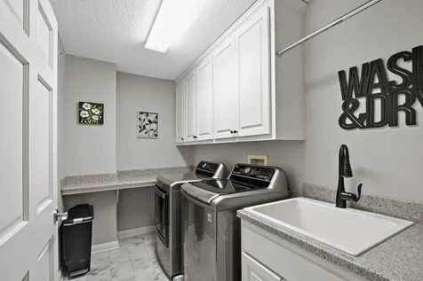 337 Willoughby Way W Minnetonka MN 55305
