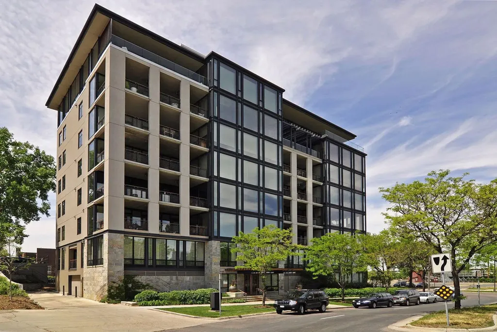 301 Kenwood Parkway Minneapolis MN 55403