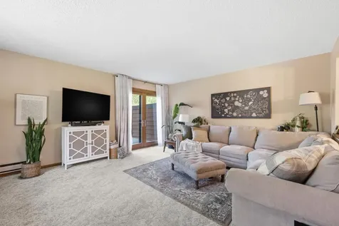 2011 Park Boulevard S Fargo ND 58103