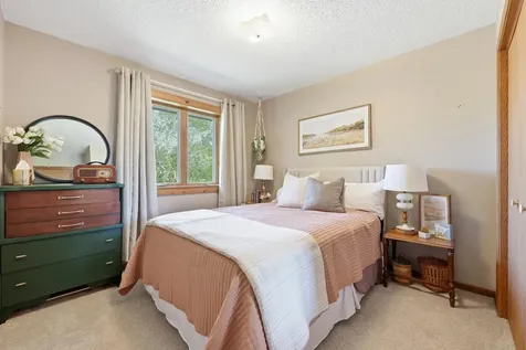 2011 Park Boulevard S Fargo ND 58103