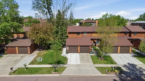 2011 Park Boulevard S Fargo ND 58103