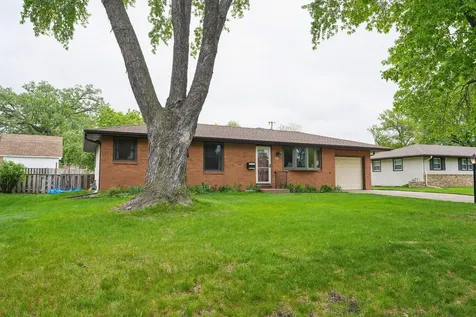 881 Pandora Drive NE Fridley MN 55432