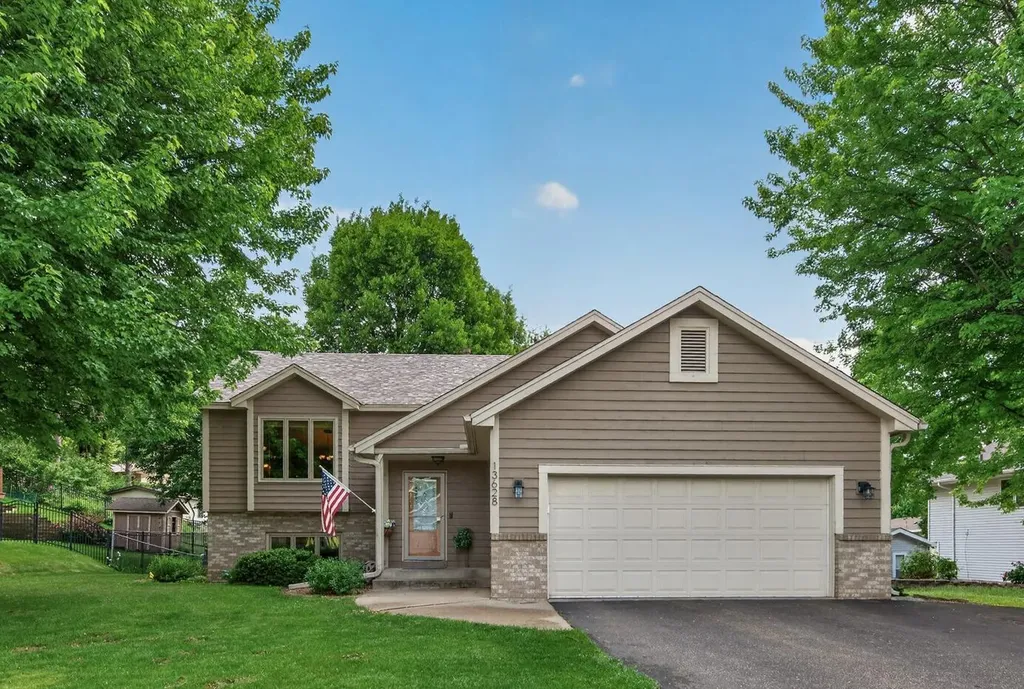 13628 Bryant Place S Burnsville MN 55337
