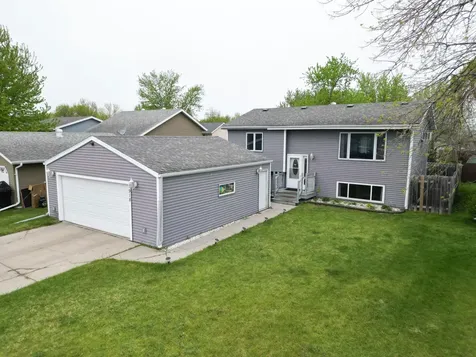 1918 5 Avenue E West Fargo ND 58078