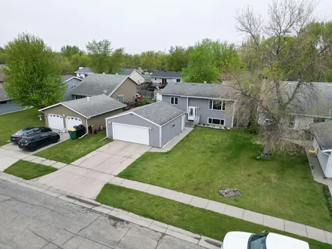 1918 5 Avenue E West Fargo ND 58078