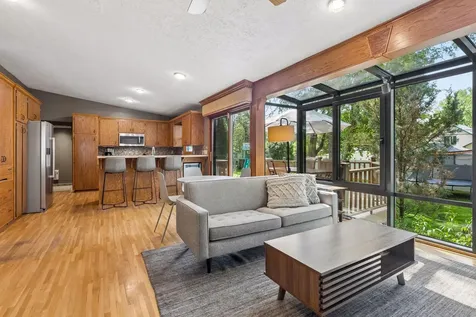 1866 Edgewater Avenue Arden Hills MN 55112
