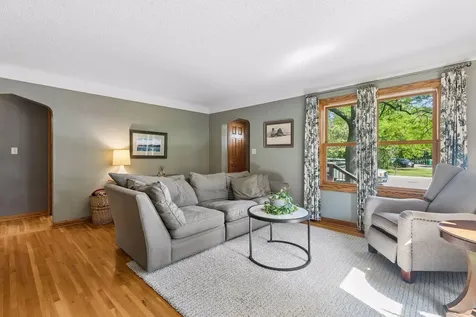 1866 Edgewater Avenue Arden Hills MN 55112