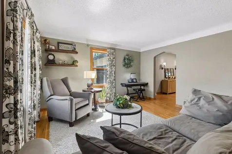 1866 Edgewater Avenue Arden Hills MN 55112