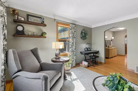 1866 Edgewater Avenue Arden Hills MN 55112