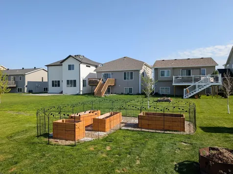 5817 57 Avenue S Fargo ND 58104