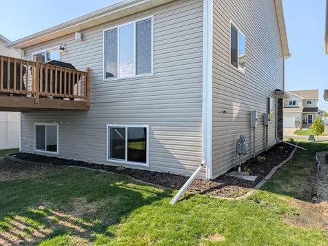 5817 57 Avenue S Fargo ND 58104
