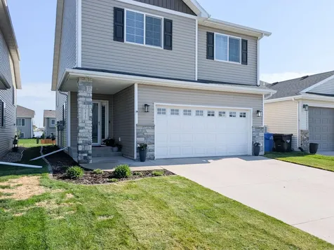 5817 57 Avenue S Fargo ND 58104