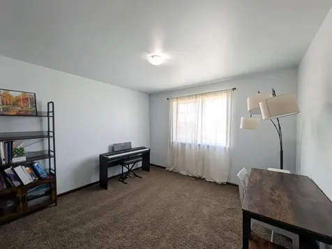 5817 57 Avenue S Fargo ND 58104