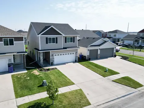 5817 57 Avenue S Fargo ND 58104