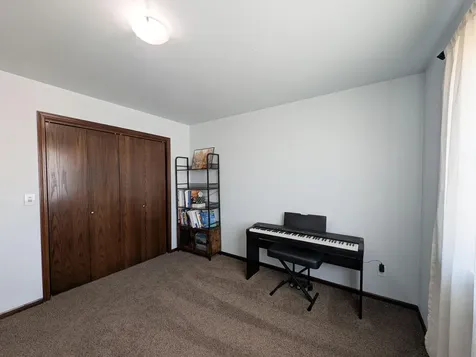 5817 57 Avenue S Fargo ND 58104