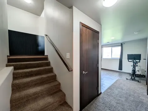 5817 57 Avenue S Fargo ND 58104