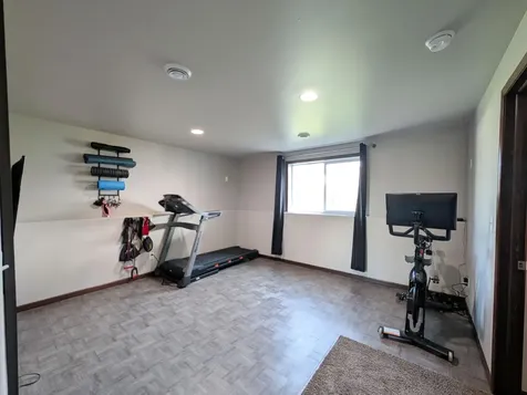 5817 57 Avenue S Fargo ND 58104