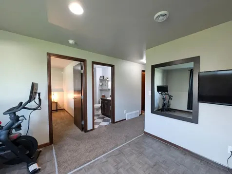 5817 57 Avenue S Fargo ND 58104