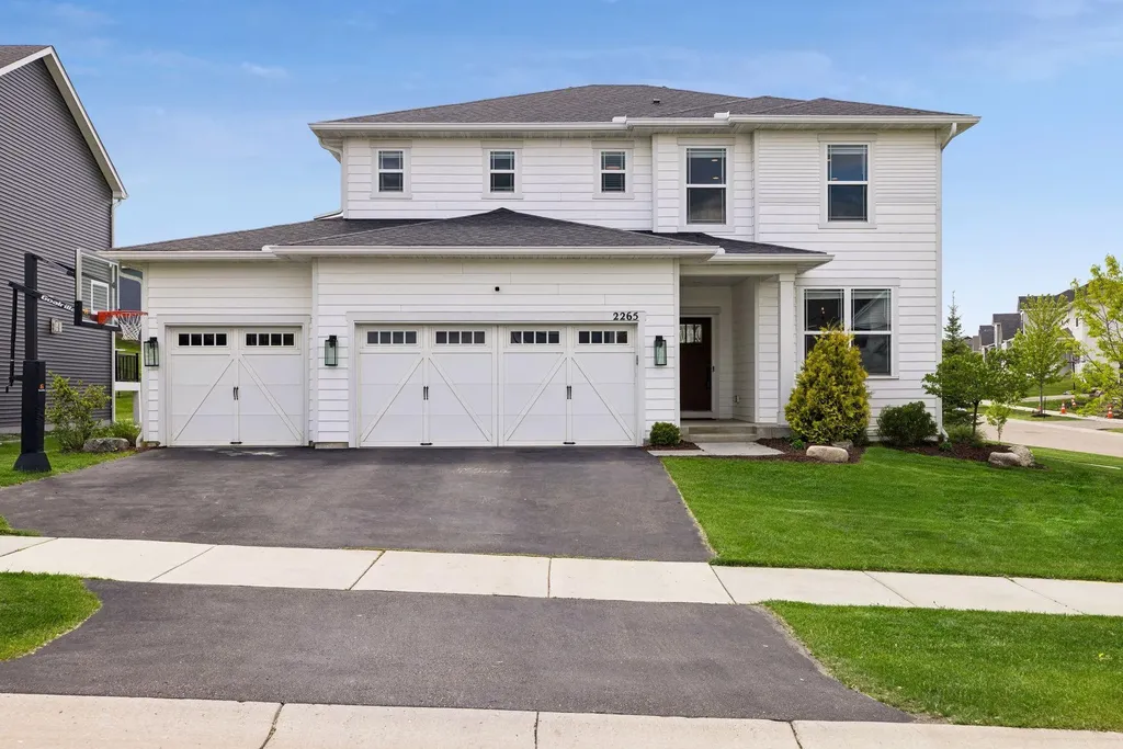 2265 Creekview Drive Victoria MN 55386