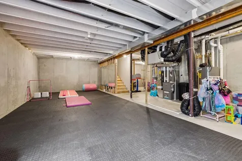 2265 Creekview Drive Victoria MN 55386
