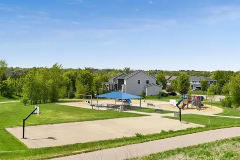 2265 Creekview Drive Victoria MN 55386