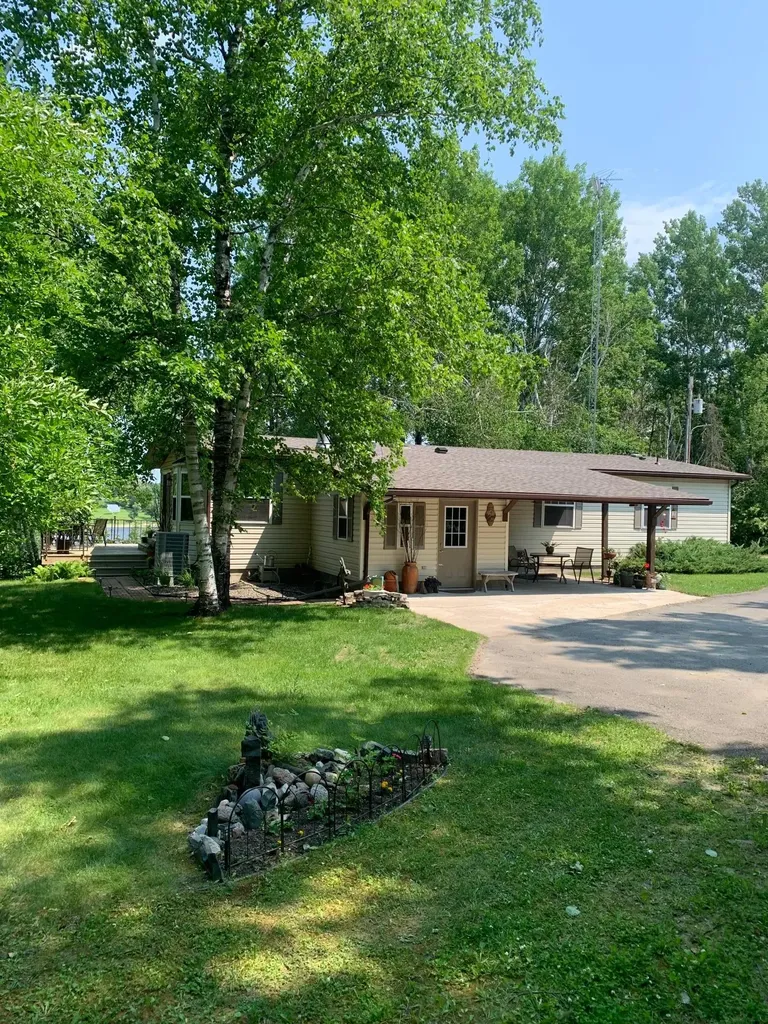 1616 Town Road 117 Baudette MN 56623