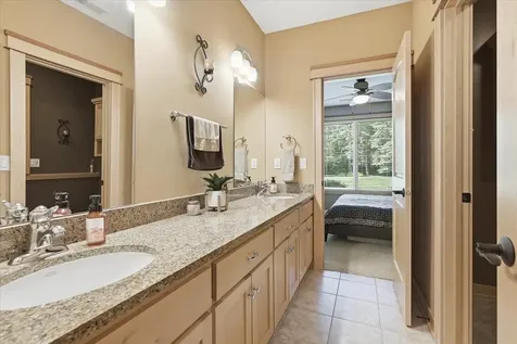 1415 Thelen Farm Trail Houlton WI 54082