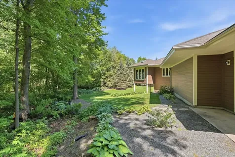 1415 Thelen Farm Trail Houlton WI 54082