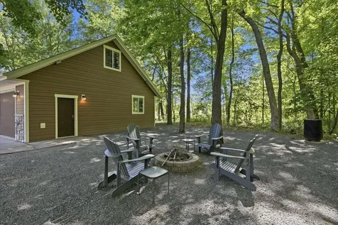 1415 Thelen Farm Trail Houlton WI 54082