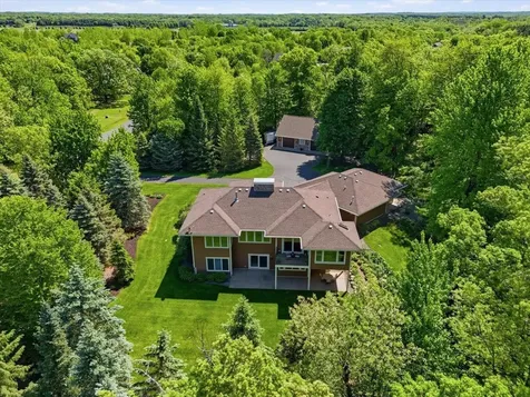 1415 Thelen Farm Trail Houlton WI 54082
