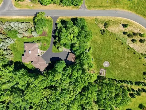 1415 Thelen Farm Trail Houlton WI 54082