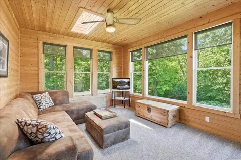 1415 Thelen Farm Trail Houlton WI 54082