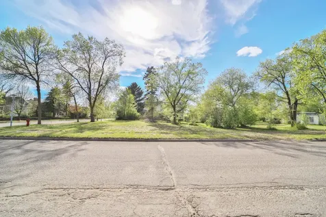 221 Dakota Avenue SE Staples MN 56479