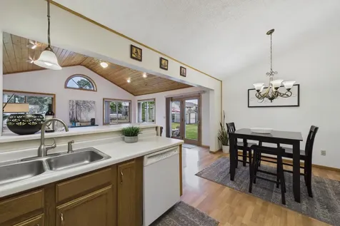 9176 Sierra Road Woodbury MN 55125