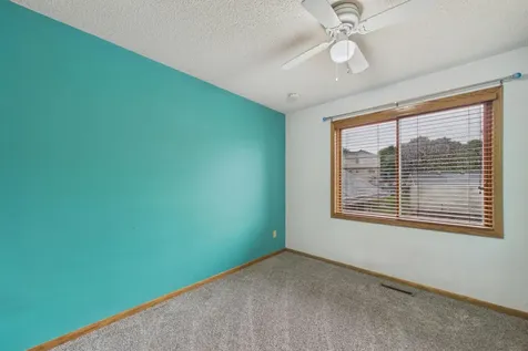 9176 Sierra Road Woodbury MN 55125