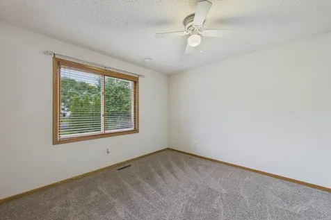 9176 Sierra Road Woodbury MN 55125