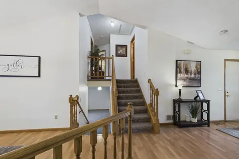 9176 Sierra Road Woodbury MN 55125
