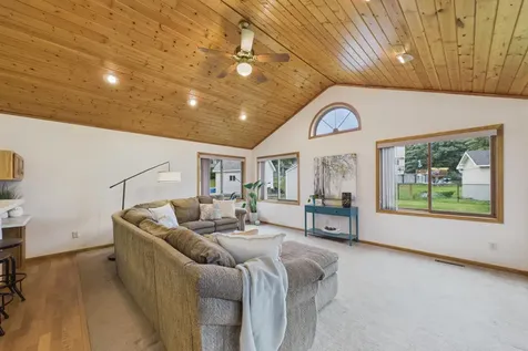 9176 Sierra Road Woodbury MN 55125