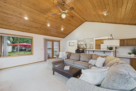 9176 Sierra Road Woodbury MN 55125