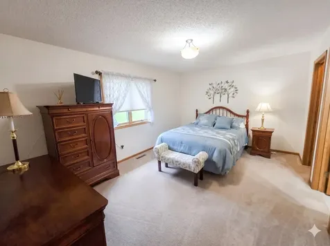 2126 Vierling Drive E Shakopee MN 55379
