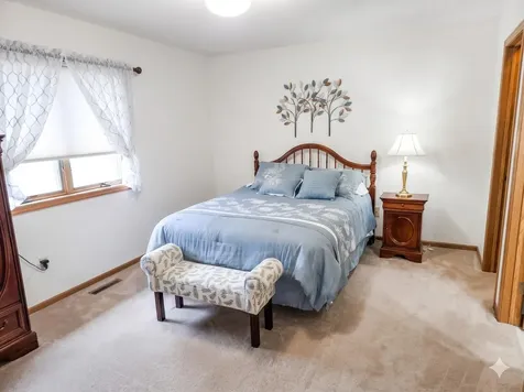 2126 Vierling Drive E Shakopee MN 55379