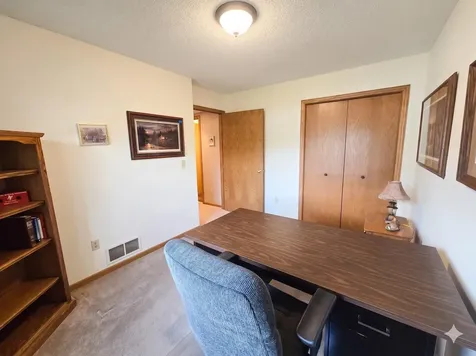 2126 Vierling Drive E Shakopee MN 55379