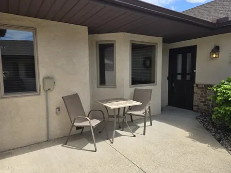 2126 Vierling Drive E Shakopee MN 55379