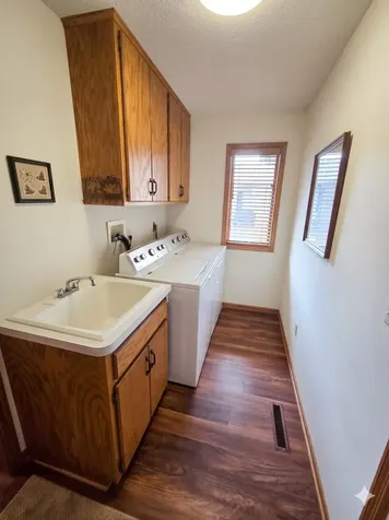 2126 Vierling Drive E Shakopee MN 55379