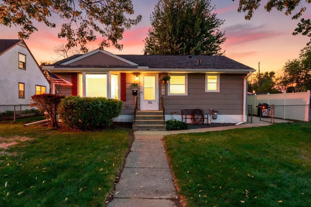 157 Macarthur Street W South Saint Paul MN 55075