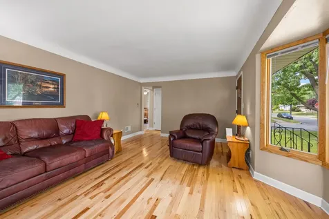 157 Macarthur Street W South Saint Paul MN 55075