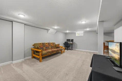 157 Macarthur Street W South Saint Paul MN 55075