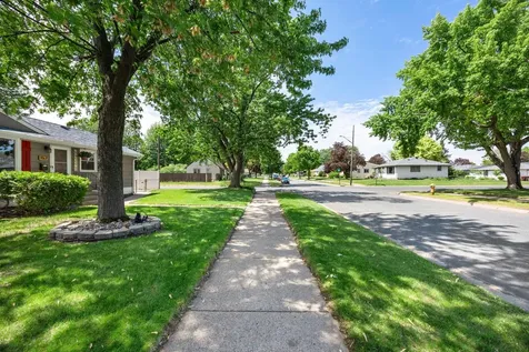 157 Macarthur Street W South Saint Paul MN 55075